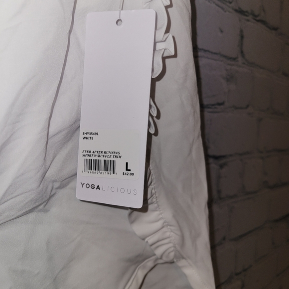 NWT Yogalicious Size L White Running Shorts - Picture 2 of 8